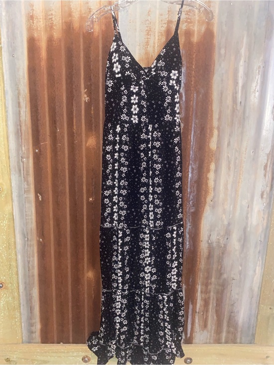 No Boundaries Dresses & Skirts - No Boundaries Black and White Floral Maxi Dress